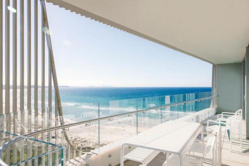 Kirra Point Holiday Apartments