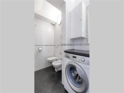 Meri Apartment - image 14