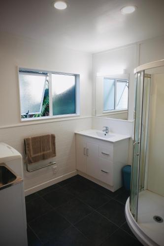 Aotearoa Surf Lodge Room Type - Triple Room with View