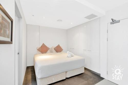 One-Bedroom Apartment with Ocean View image 6