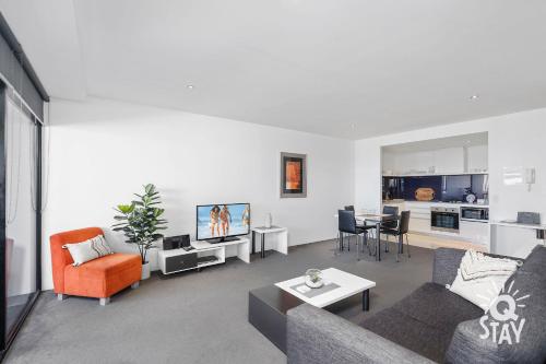 One-Bedroom Apartment with Ocean View image 1