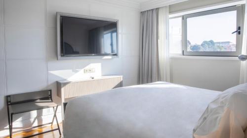 2 Storey Suite image 4