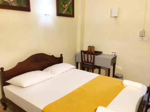 Budget Double Room image 3