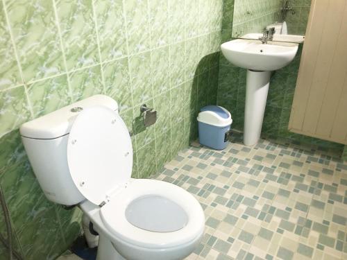 Double Room with Pool View image 1