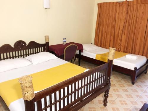 Standard Double Room image 5