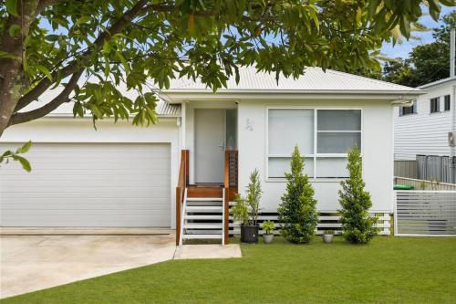Modern in Margate with Pool, Redcliffe