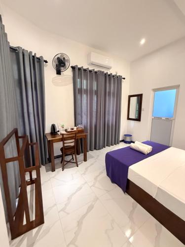 Standard Double Room image 8