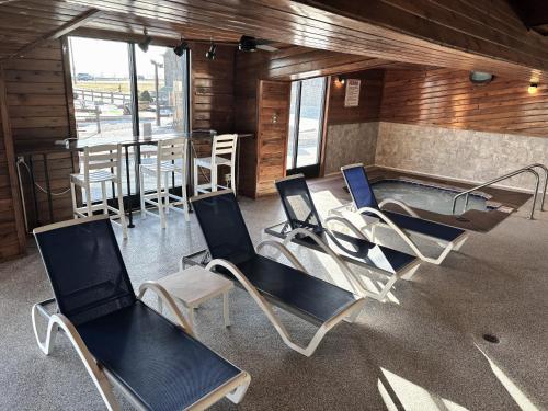 Village Inn on the Lake - Hotel - Two Rivers