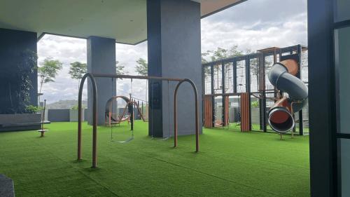 Matcha Haven 4BR @ Meta Residence | WiFi + Netflix 