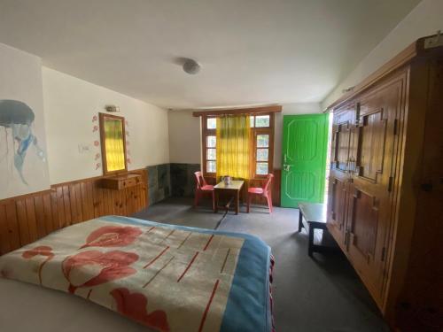 Rockway hostel – Manali, PA