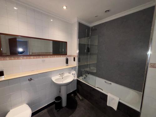 No6 West Coates - image 7