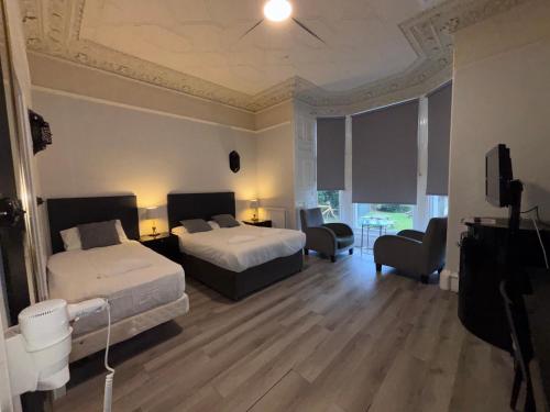 room detail thumbnail 0