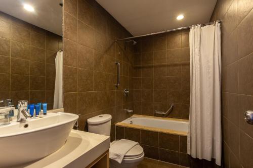 La Breza Hotel, Манила (фото 3)
