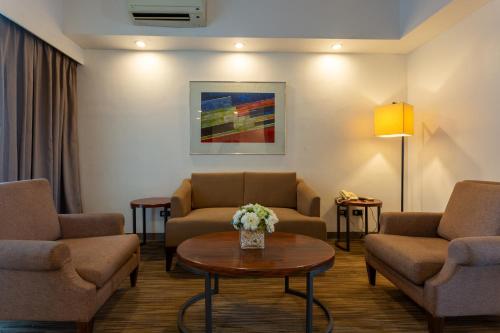 La Breza Hotel, Манила (фото 9)