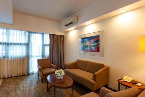 La Breza Hotel, Манила (фото 6)