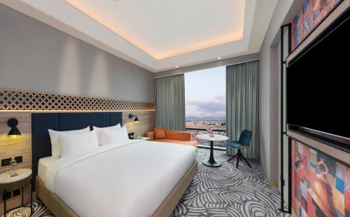 Classic King Room image 4