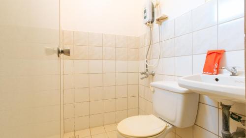 Reddoorz @ Ola Vida Casa Rental Ilocos Sur - 화장실