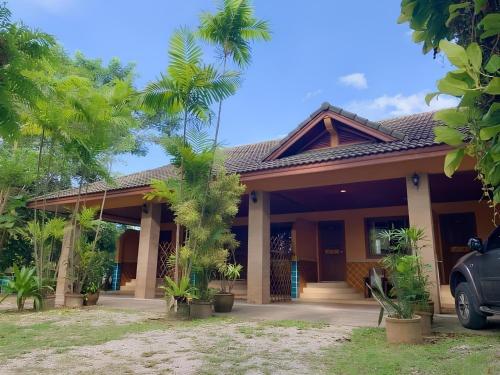 SUAN SANG CHAN RIVERSIDE RESORT - 숙소 외관