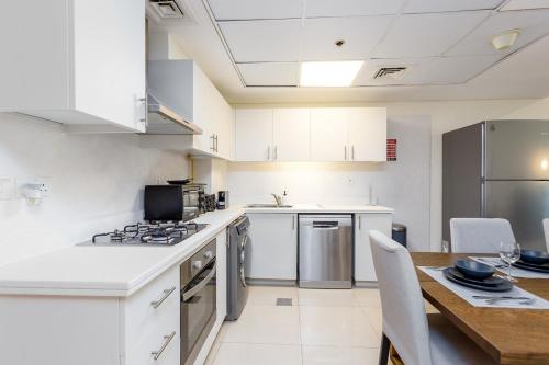 Near Metro Station - 1BR Apartment in Park Towers,DIFC - Allsopp & Allsopp, Dubai (Foto 7)