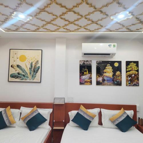 King Room image 5
