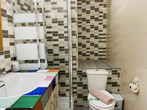 One-Bedroom Apartment image 9