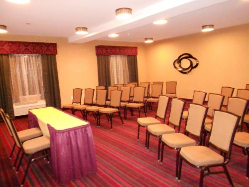 Holiday Inn Express Hotel & Suites Vineland Millville an IHG Hotel - image 6