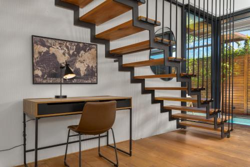 Designer 2-Bed Villa - Ocean Views & Pool - image 3