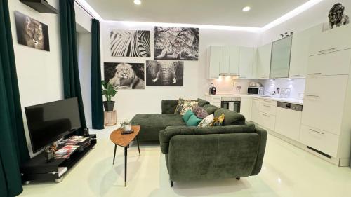  African Paradise with Jacuzzi & Sauna in Wien