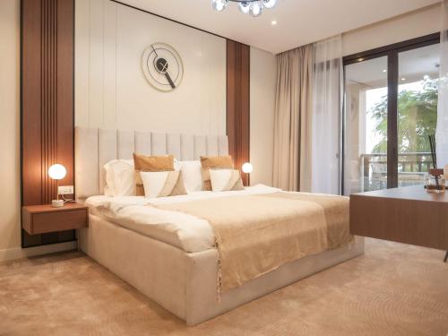 Stunning Renovated 1BR Apartment at 5 Star Resort, Дубай (фото 4)