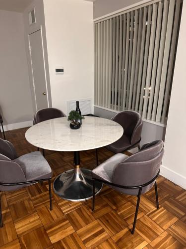 Warm and Welcoming near Museu d'Art Comtat de Los Angeles