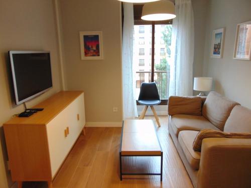 Airport Madrid Plenilunio suites beige, Мадрид