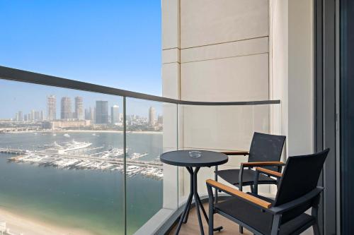 Silkhaus Vacation Homes Waterfront 1BR in Marina Vista Tower, Dubai