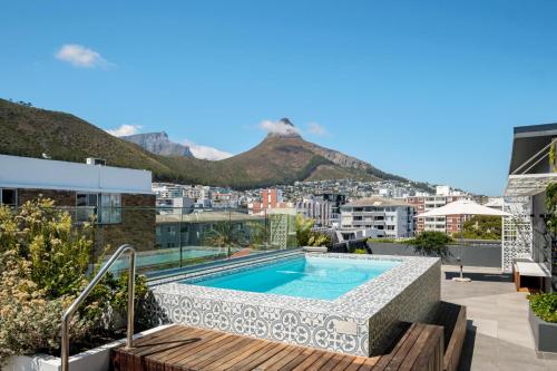 6onN Sea Point - image 14