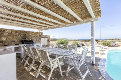 المرافق, Glyfada's Villa in Kastraki