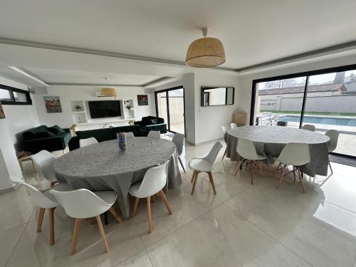 Maison 70 avec 8 chambres lechaffardcom gîte à louer Gonas