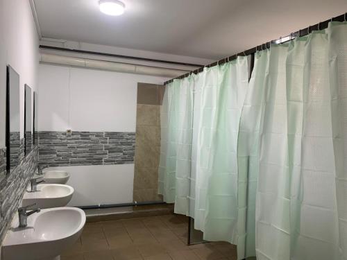 Zuhanyzó, Pensiunea Privighetoarea Potoceni in Vernești