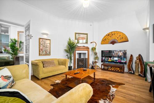 Stylish Two-Bedroom Apartment with Balcony & Parking 9NC, Birmingham (Foto 11)