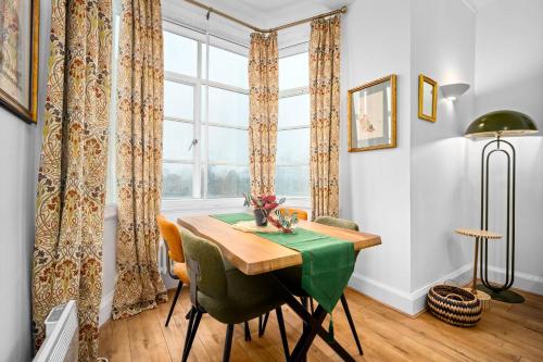 Stylish Two-Bedroom Apartment with Balcony & Parking 9NC, Birmingham (Foto 5)
