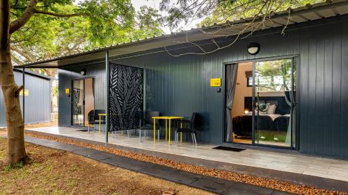 บริการและสิ่งอำนวยความสะดวก, Da Loose Mongoose in ไวท์รีเวอร์