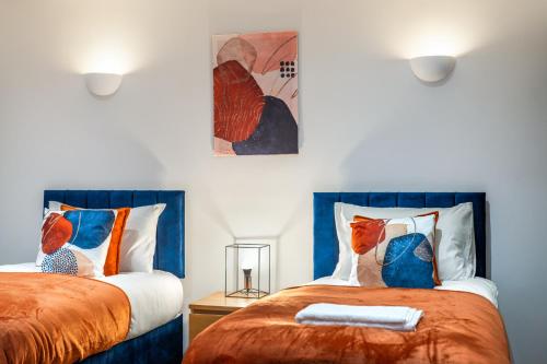 Newmarket House 5 Bedroom 5 En-suite Free Parking gîte à louer Newmarket Railway Station