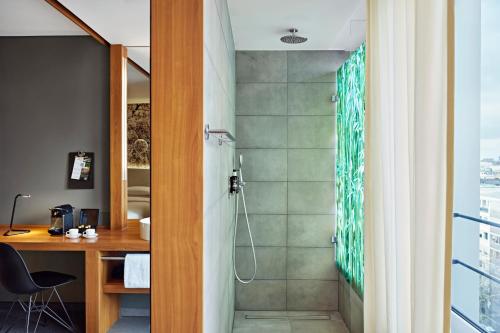room detail thumbnail 1