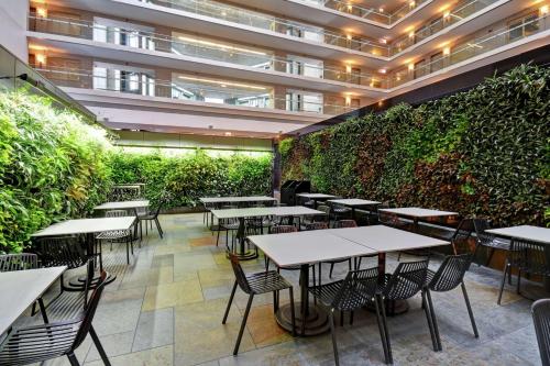 Embassy Suites by Hilton Chicago Downtown Magnificent Mile in Chicago, USA