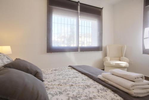 One-Bedroom Apartment image 8