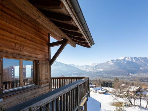 Chalet Chalet Le Hameau by Interhome in Huémoz, Schweiz
