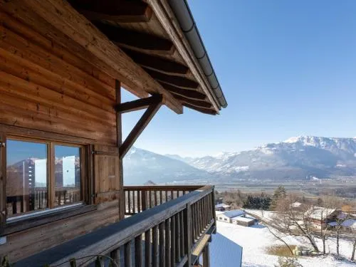 Chalet Chalet Le Hameau by Interhome in Huémoz, Schweiz