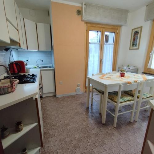 virtuve, residenza " Il Gufetto" in Corteno Golgi