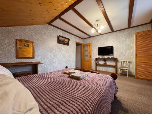 2 bedrooms, 4 beds