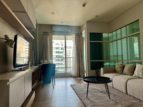 Luxury Apartment at Central Watthana, Bangkok (photo 3)
