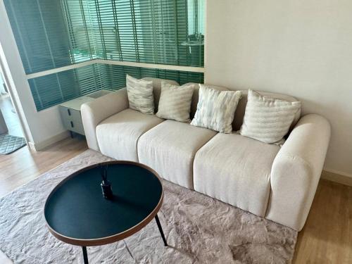 Luxury Apartment at Central Watthana, Bangkok (photo 6)