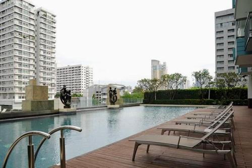 Luxury Apartment at Central Watthana, Bangkok (photo 8)
